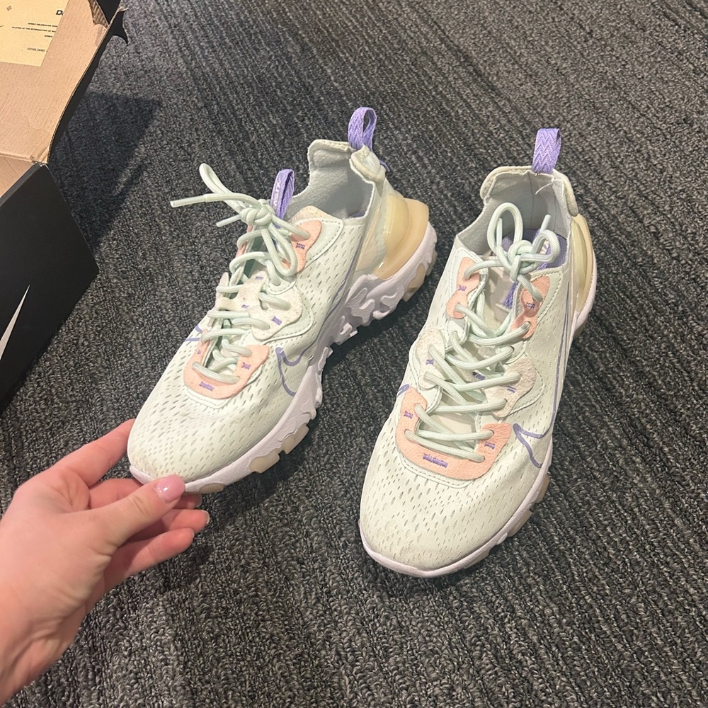 Worn a couple times, comes with box!